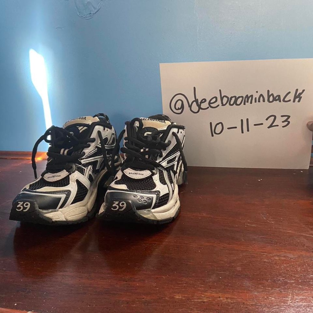 Balenciaga Runner Black/White